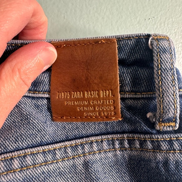 Zara Heritage Denim, distressed, size 00. - Picture 4 of 6